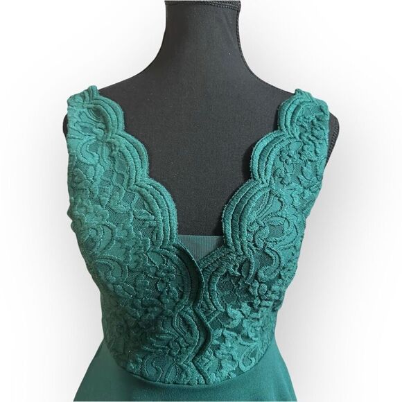 NWOT City Triangles Womens Green Lace Mini Dress Size XS Juniors - Picture 3 of 11